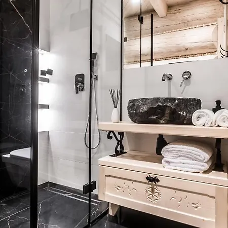 Goralski Premium Niedzwiedzia Gawra & Sauna, Balia By Rentilopl Poronin