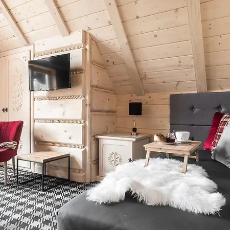 Góralski Niedźwiedzia Gawra&sauna, Balia By Rentilopl Domek alpejski *