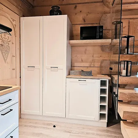 Horská chata Goralski Premium Niedzwiedzia Gawra & Sauna, Balia By Rentilopl Poronin