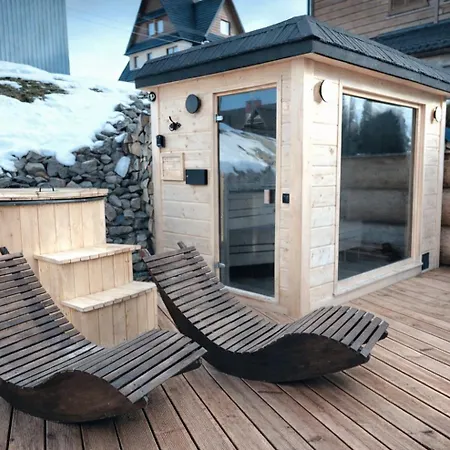 Horská chata Goralski Premium Niedzwiedzia Gawra & Sauna, Balia By Rentilopl Poronin
