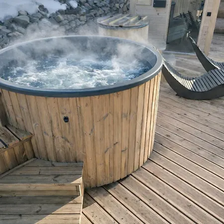 Horská chata Goralski Premium Niedzwiedzia Gawra & Sauna, Balia By Rentilopl Poronin